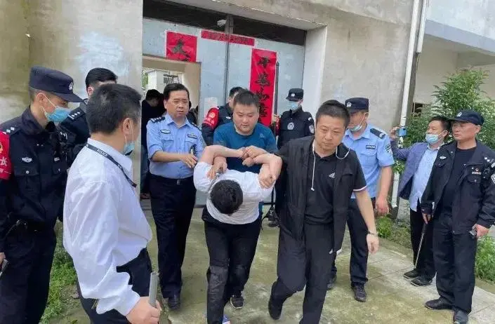 杀人游戏警察_云南警察杀人_杀人游戏警察技巧