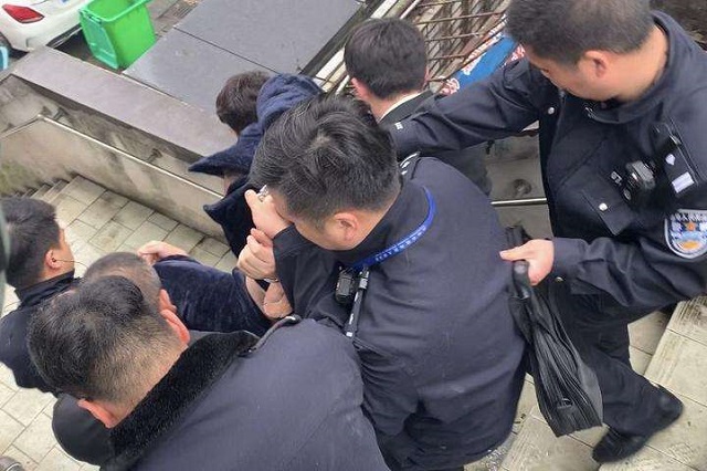 杀人游戏警察_云南警察杀人_杀人游戏警察技巧