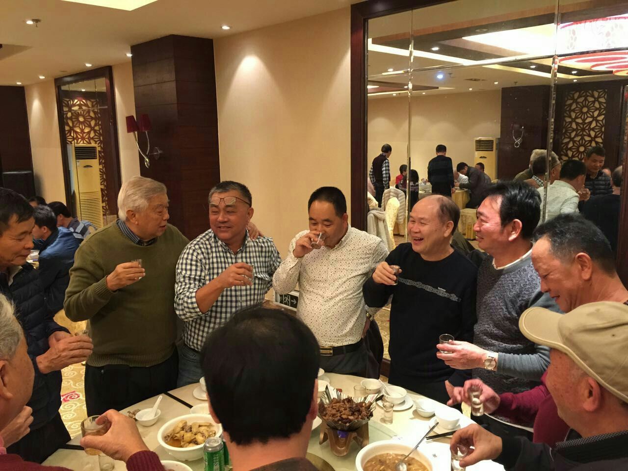日语敬酒词酒桌上怎么说_日语敬酒说什么_酒桌上的敬酒词 日语