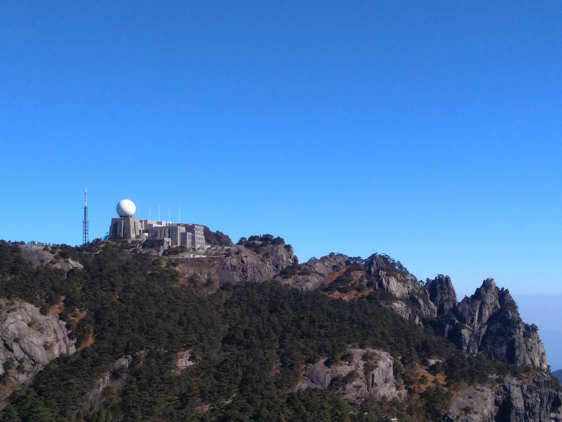 黄山光明顶高度_黄山光明顶多高海拔多少_光明顶是黄山最高的地方吗