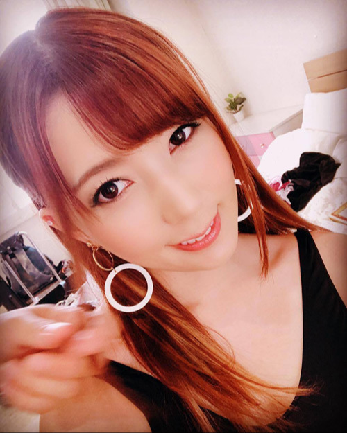 波多也结衣是不是很骚_野结衣波多av截图_波多野结衣色