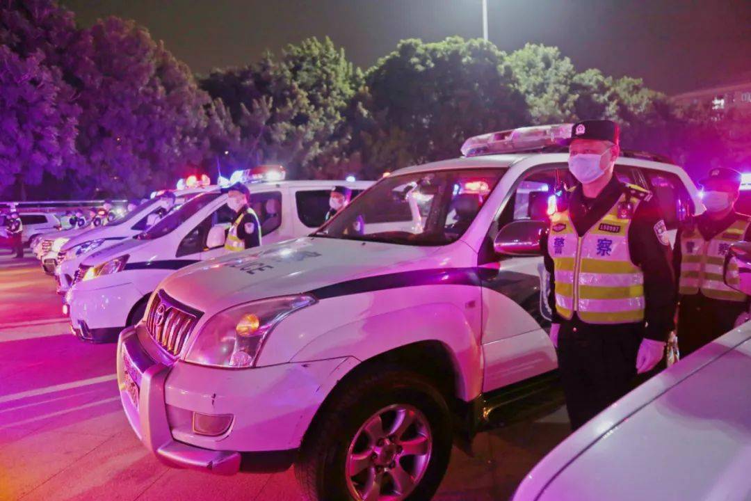 警察手机版下载中文版_警察游戏手机_我要当警察游戏手机版下载