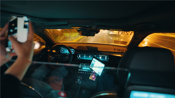 自主驾驶游戏_下载手机自动驾驶汽车游戏_汽车自动驾驶软件