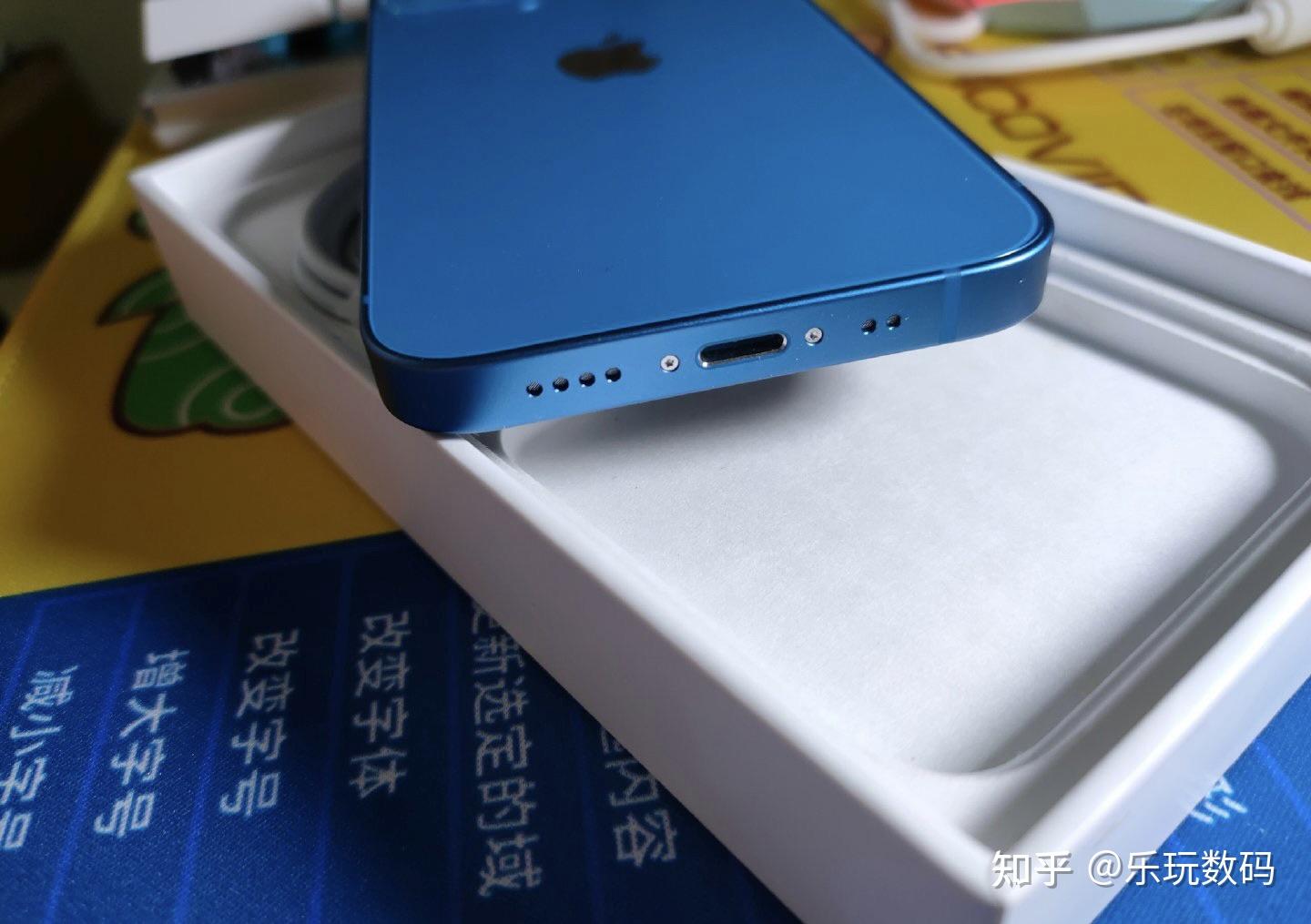 耳机孔有杂音滋滋怎么办_耳机孔有异物弄不出来_iphone13有耳机孔吗