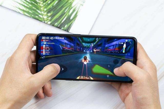 用手机玩小游戏_看手机打游戏_小度我要看手机上的游戏