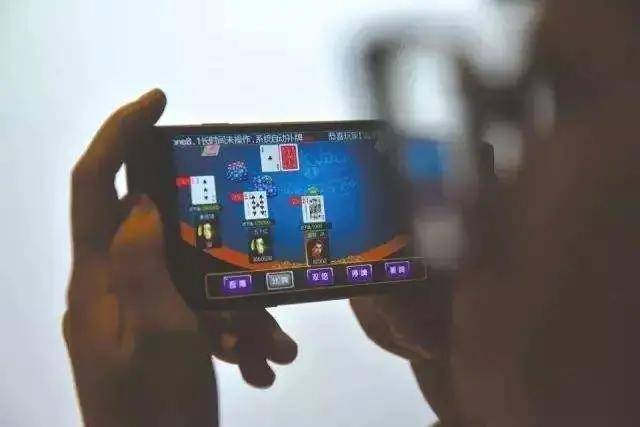 玩手机游戏犯法吗_学校里玩手机游戏犯法吗_学校玩手机犯法吗