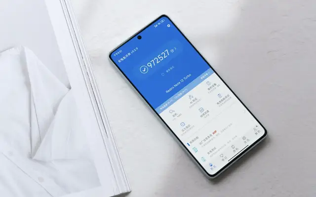 玩游戏就不卡的千元机手机_手机玩游戏卡用什么软件_手机游戏卡机处理方法