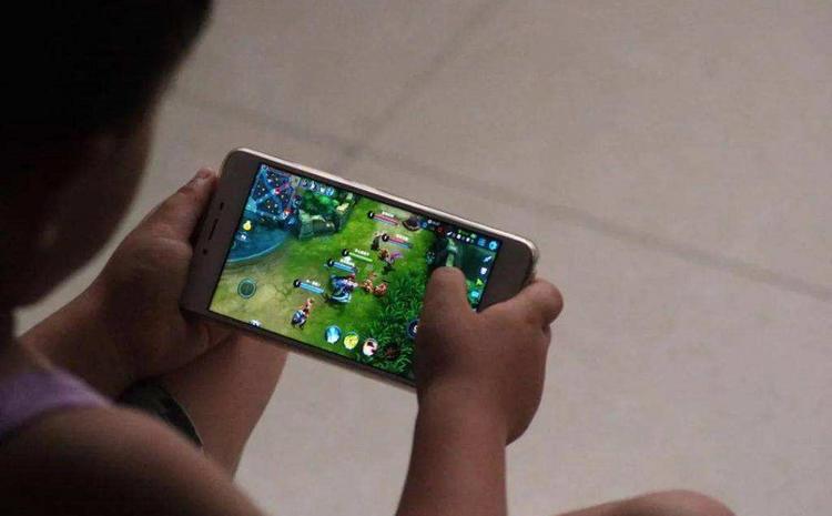 小孩玩手机下载游戏有哪些_小孩玩游戏软件_小孩手机玩游戏消费可以退回吗