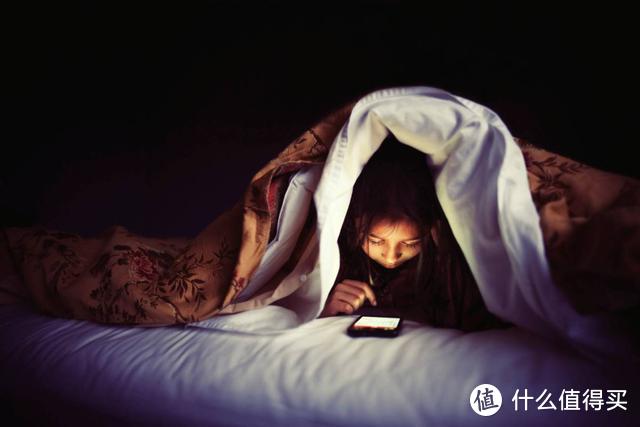手机中玩手机的游戏_手机玩游戏中电话打不进来_手机玩游戏中间有条线