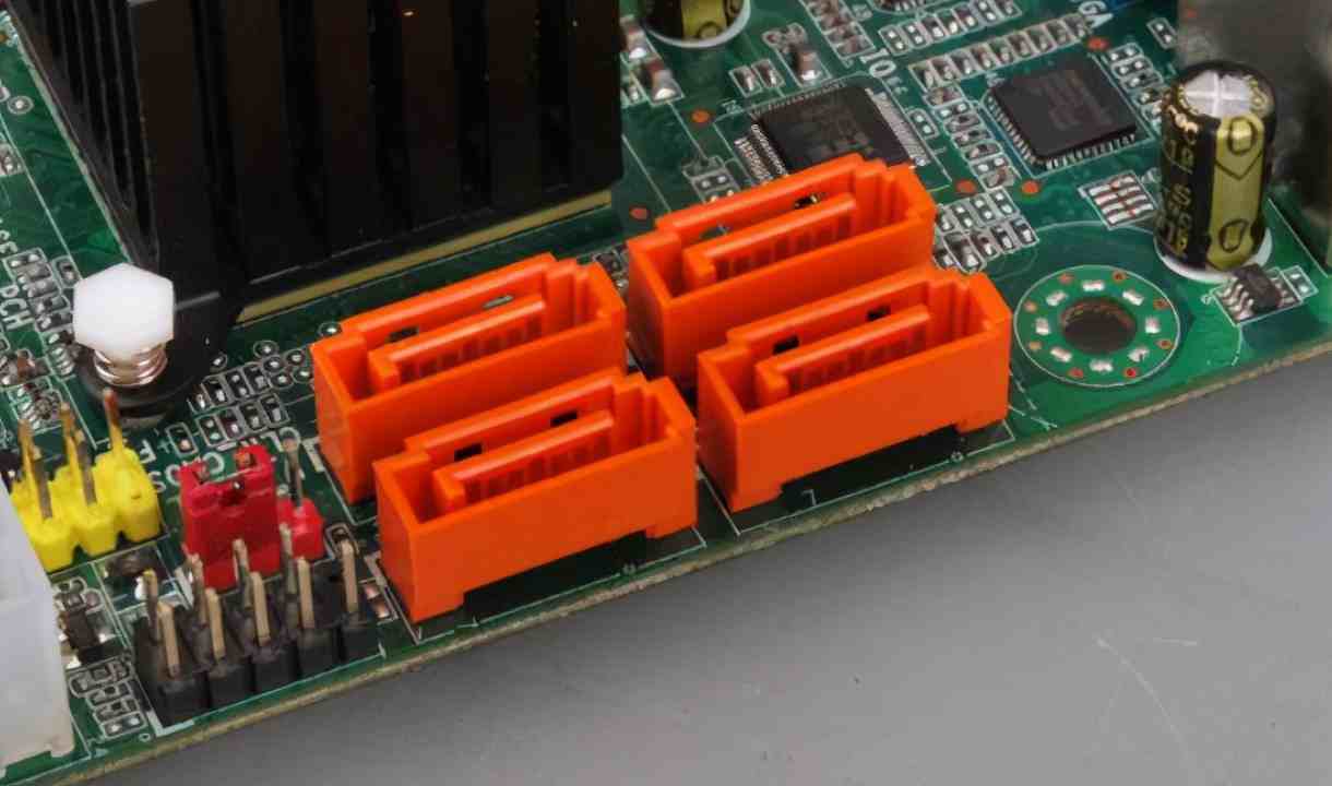 机箱主板接线视频教程_机箱线与主板连接图_机箱主板连接线图