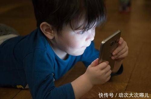 宝贝玩手机的说说_四个月宝贝玩手机游戏_小宝贝玩游戏