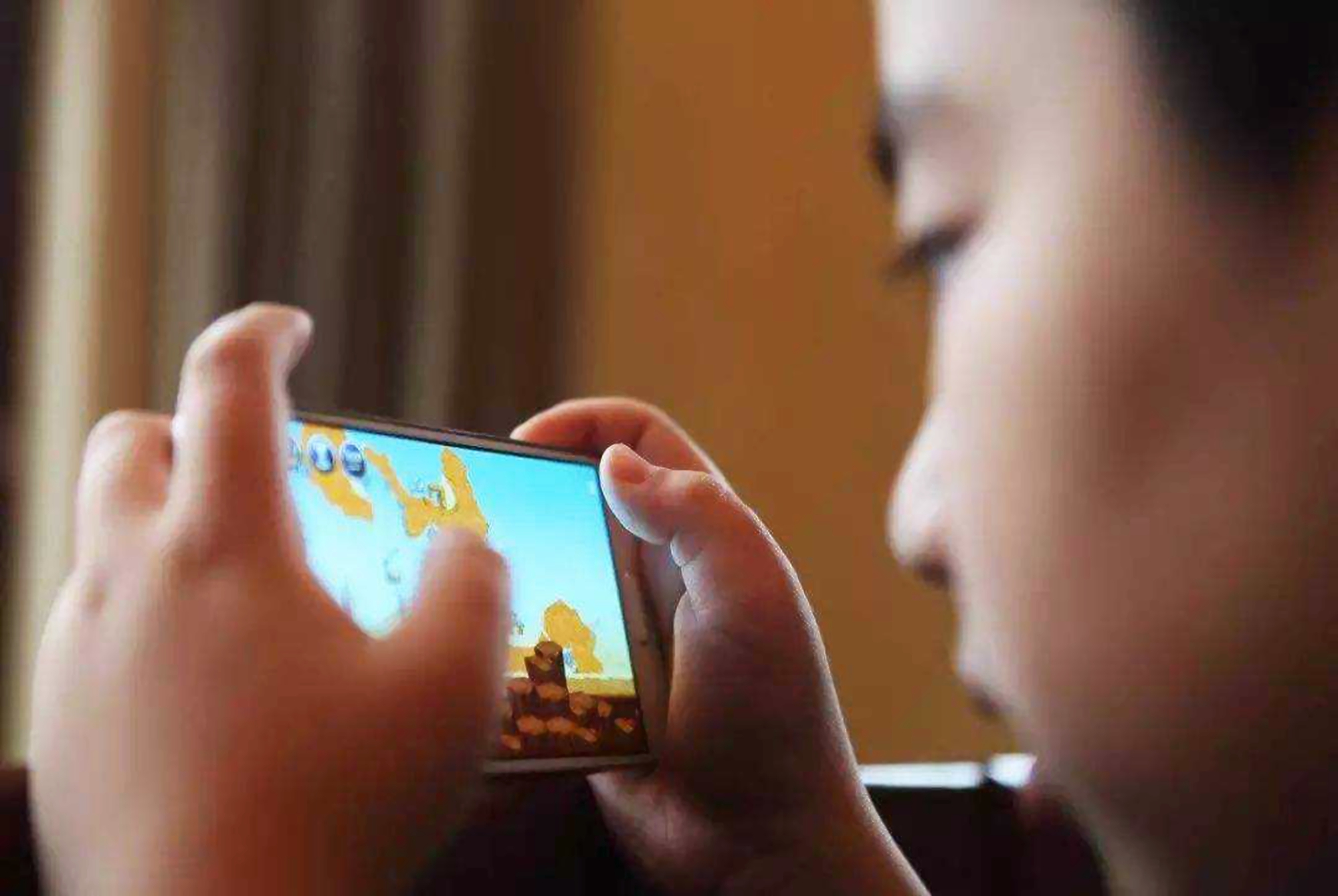 小学生打游戏手机版怎么办_中小学生手机游戏_小学生手机游戏